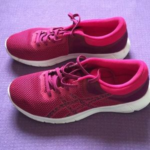 ASICS- size 9.5 worn once